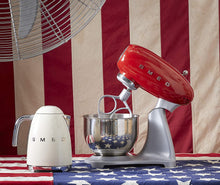 Load image into Gallery viewer, Smeg 50's Style Retro Stand Mixer Red