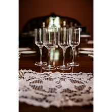 Load image into Gallery viewer, Luigi Bormioli Bach Red Wine Glasses Set of 4